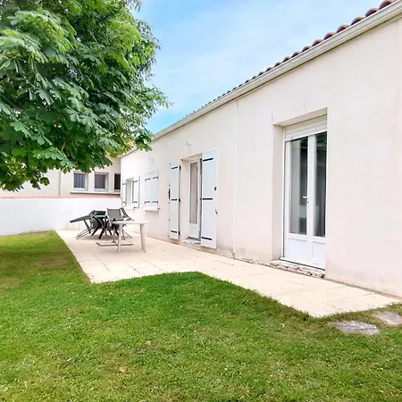 Holiday home Sous Le Marronnier *